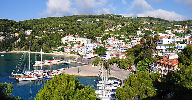 Women Reading Aloud: Greece's Writer's Retreat